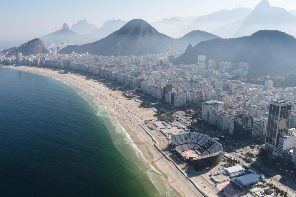 Apartamento Completo Na Praia De Copacabana 02 Quartos Com Vista Lateral Mar Em Andar Alto, Ar, Wifi , Netflix, Pauloangerami Rmvc18 ริโอเดจาเนโร ภายนอก รูปภาพ