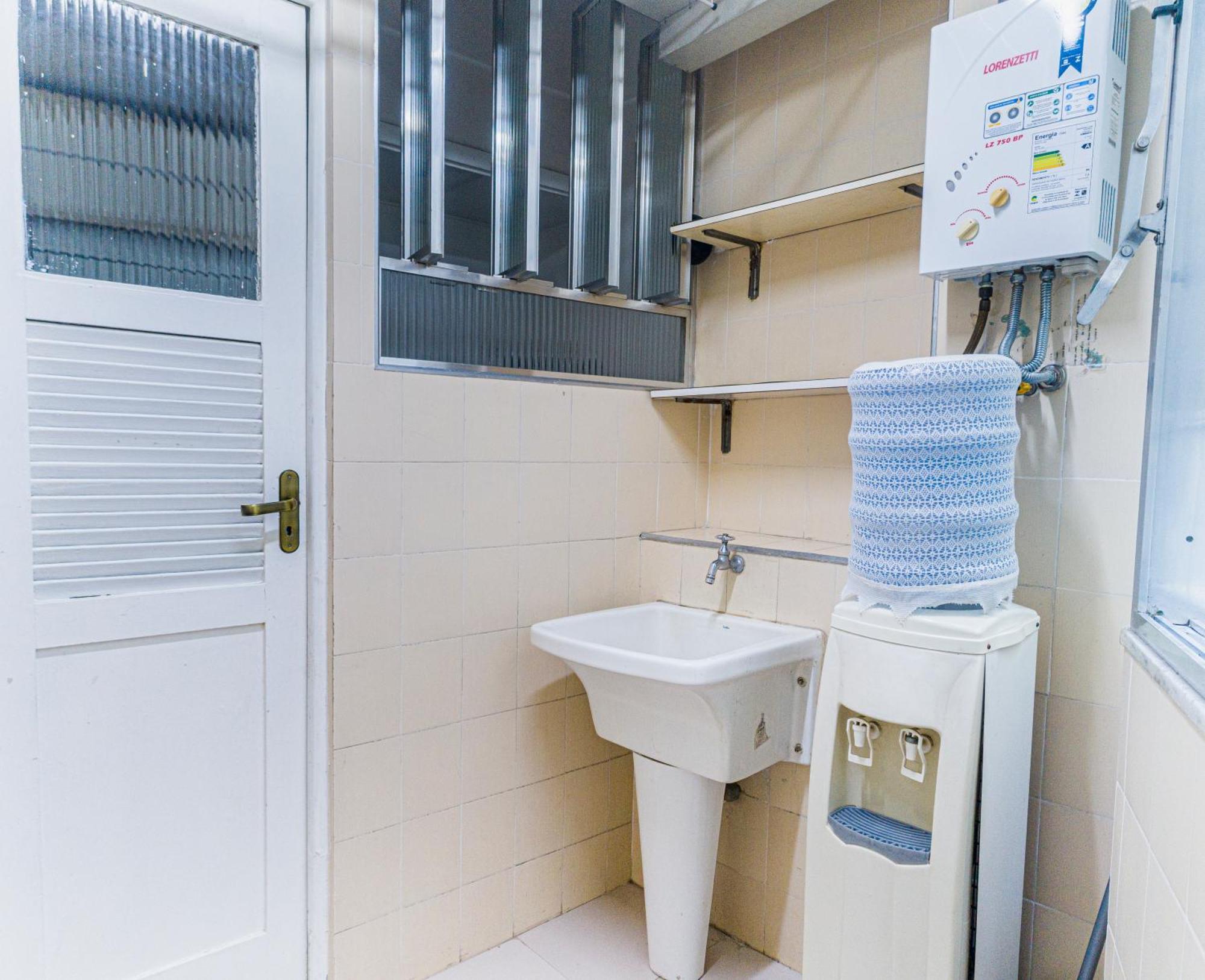 Apartamento Completo Na Praia De Copacabana 02 Quartos Com Vista Lateral Mar Em Andar Alto, Ar, Wifi , Netflix, Pauloangerami Rmvc18 ริโอเดจาเนโร ภายนอก รูปภาพ